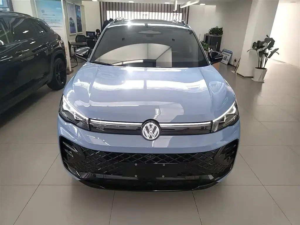Volkswagen Tiguan L 2024 из CN, фото 2