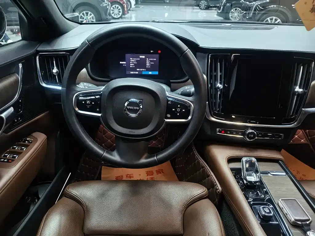 Volvo S90 2023 из CN, фото 8