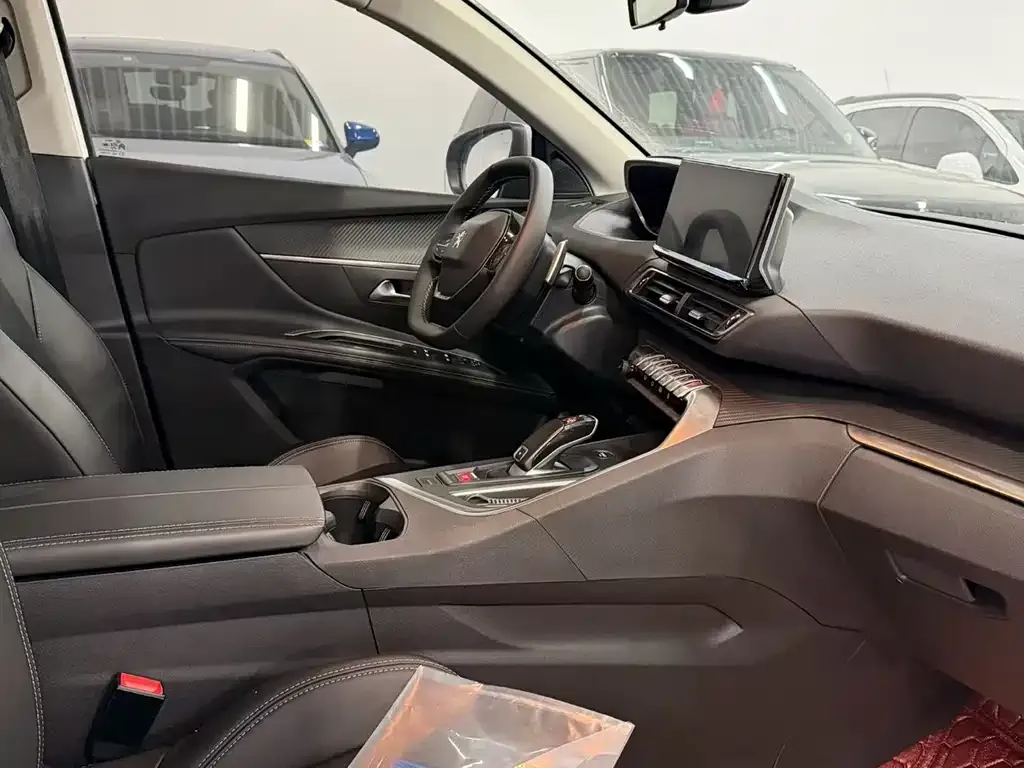 Peugeot 5008 2023 из CN, фото 4