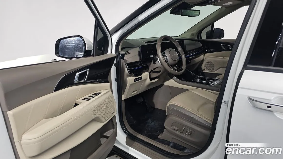 Kia Carnival — фото 10