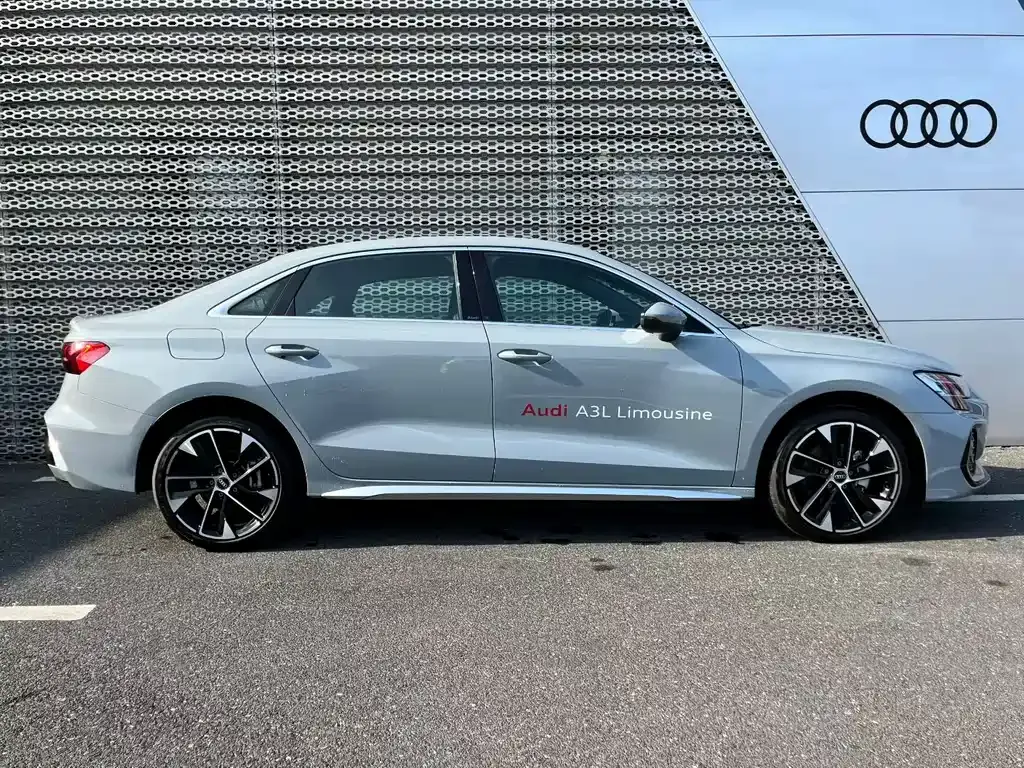 Audi A3 2024 из CN, фото 9