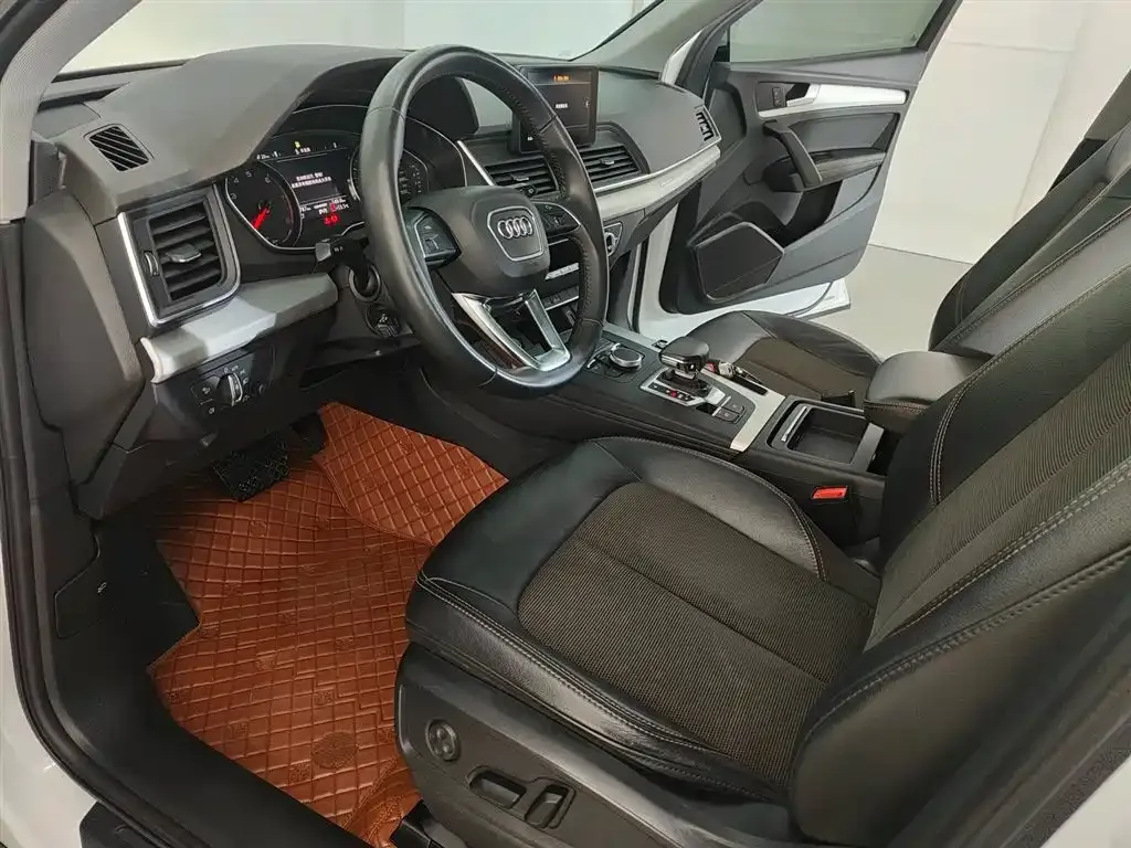 Audi Q5L 2021 из CN, фото 5