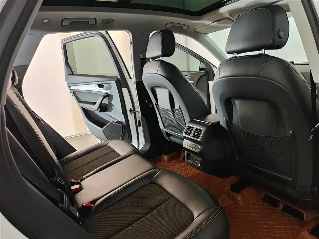 Audi Q5L 2021 из CN, фото 3