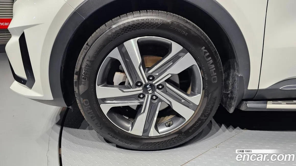 Kia Sorento — фото 7