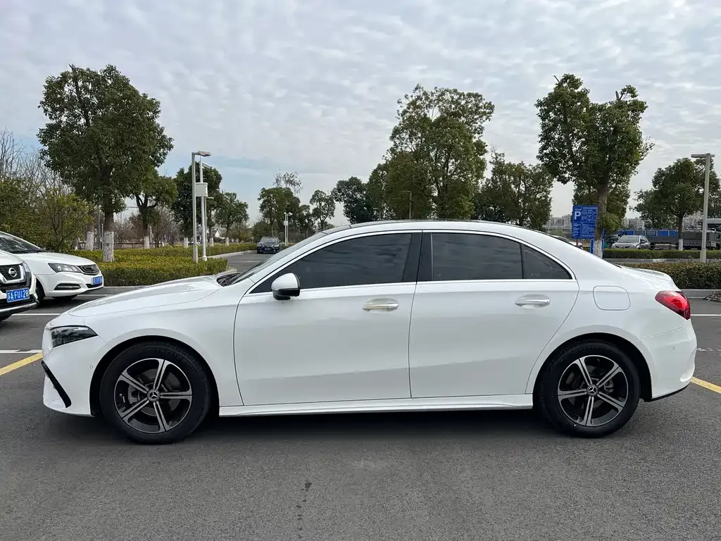 Mercedes-Benz A-Class 2024 из CN, фото 7