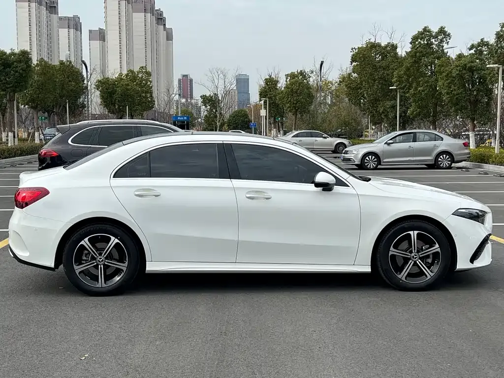 Mercedes-Benz A-Class 2024 из CN, фото 10
