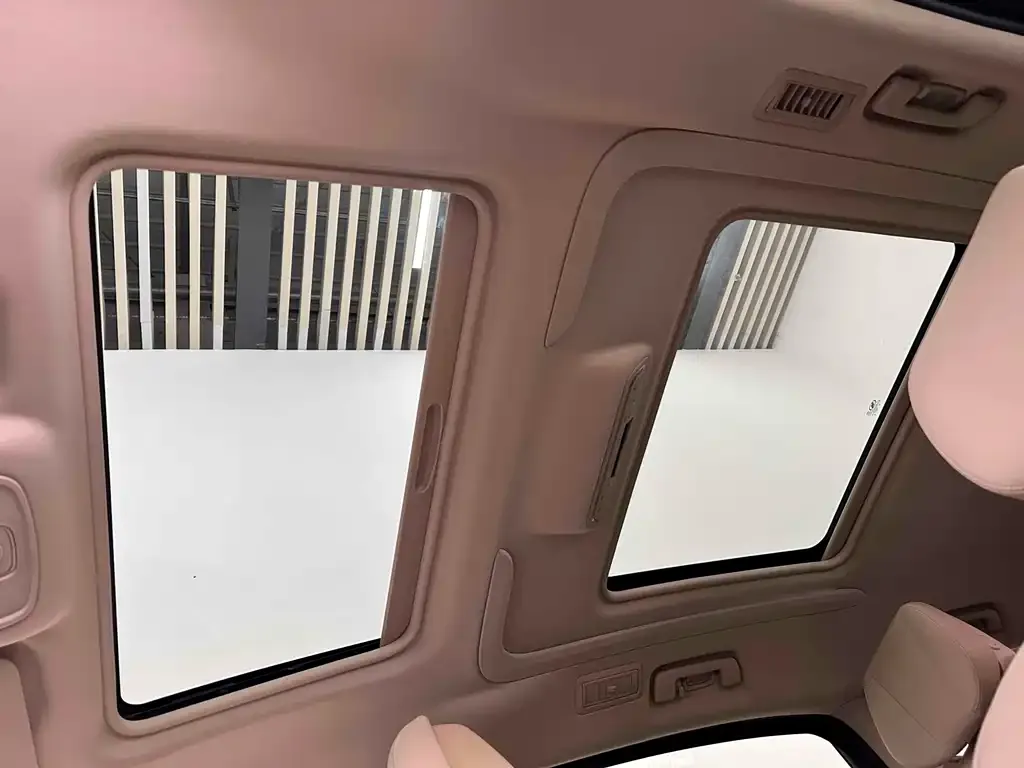 Buick GL8 2023 из CN, фото 3