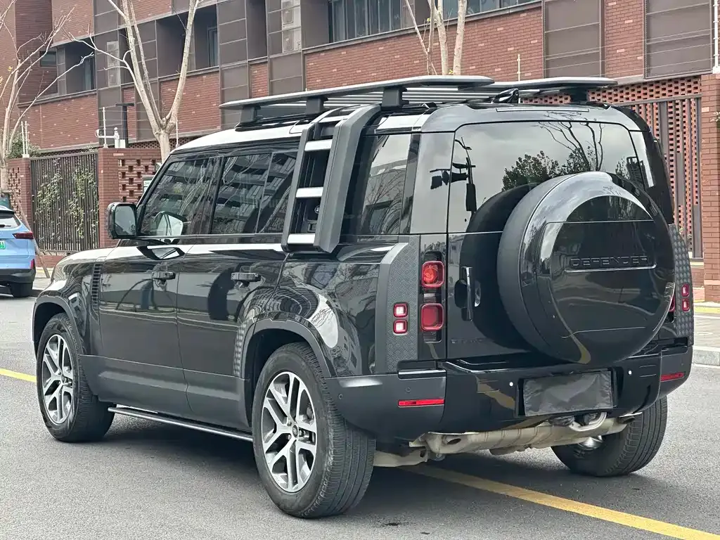 Land Rover Defender — фото 10
