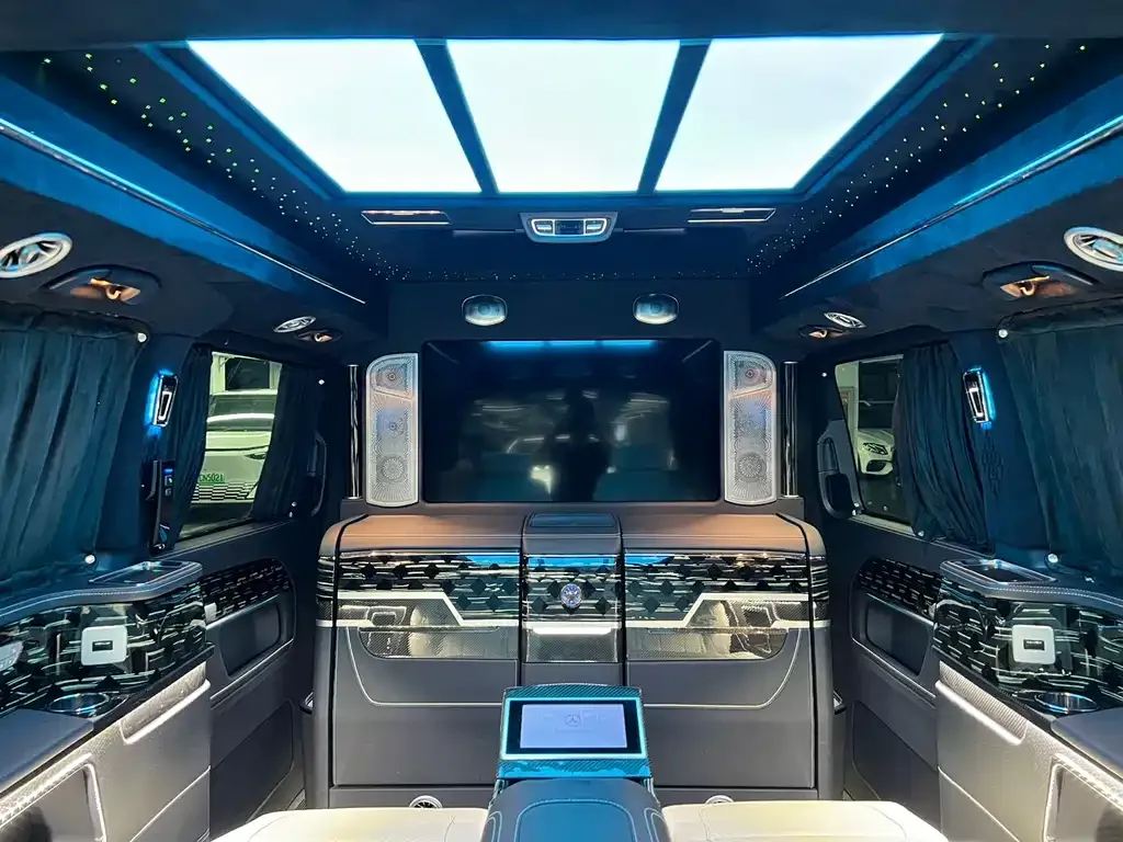 Mercedes-Benz V-Class 2022 из CN, фото 6