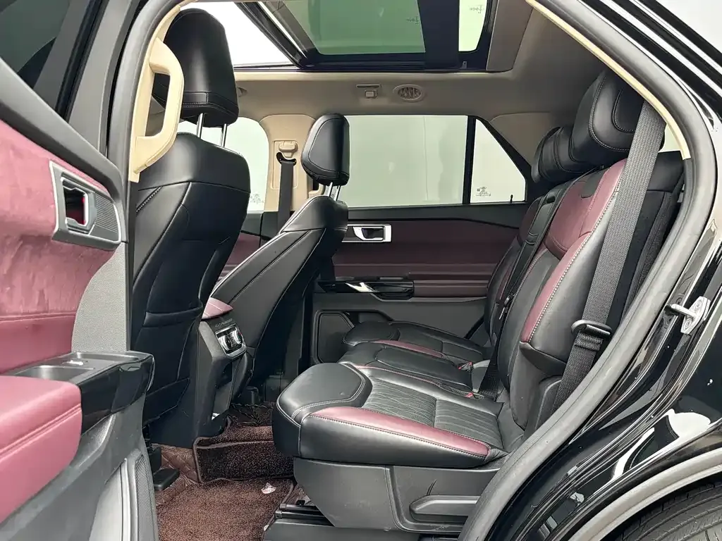 Ford Explorer 2023 из CN, фото 7