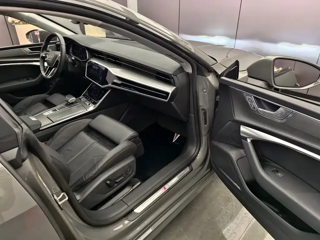 Audi A7 2021 из CN, фото 7