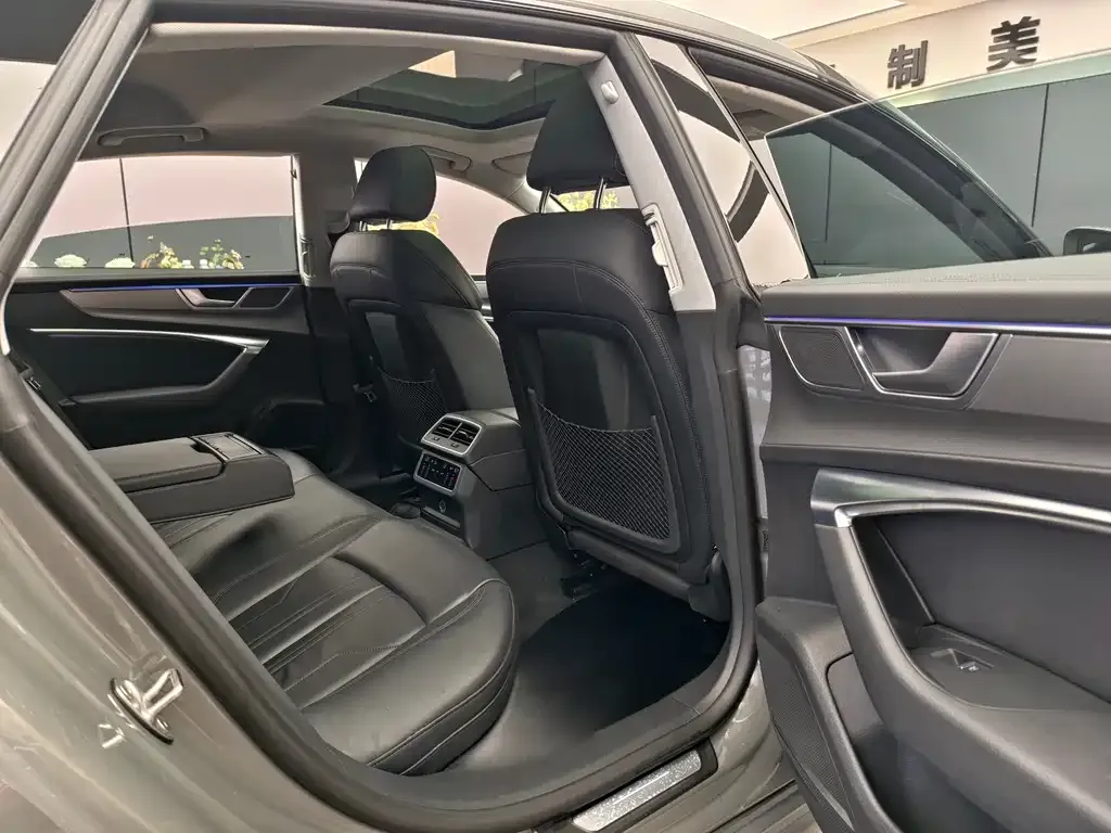 Audi A7 2021 из CN, фото 9