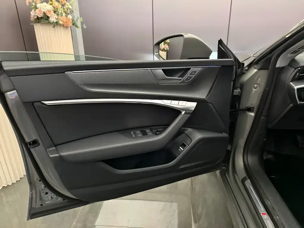 Audi A7 2021 из CN, фото 2