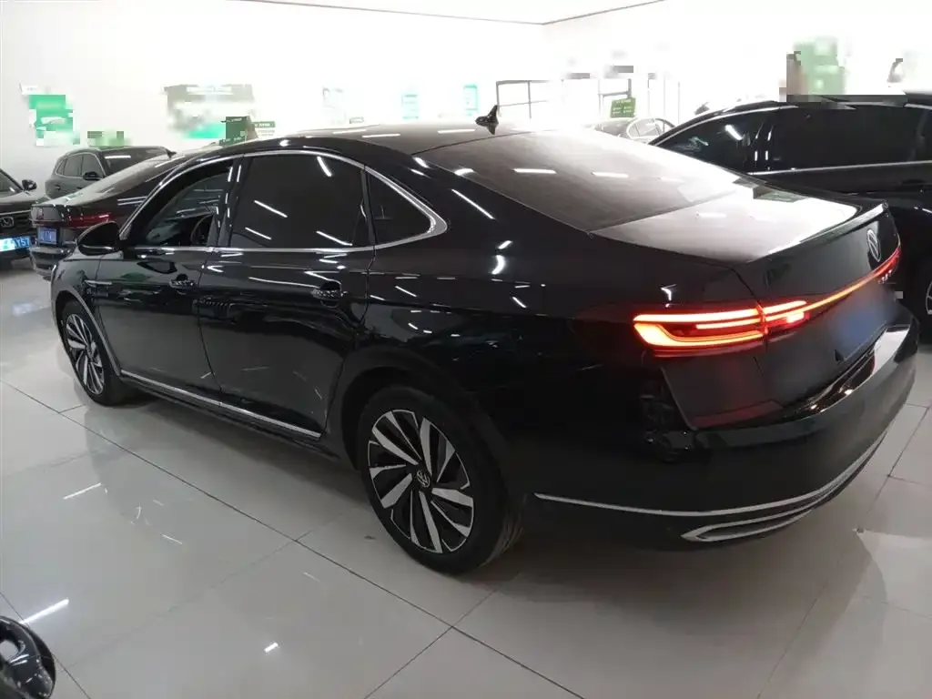 Volkswagen Passat — фото 2