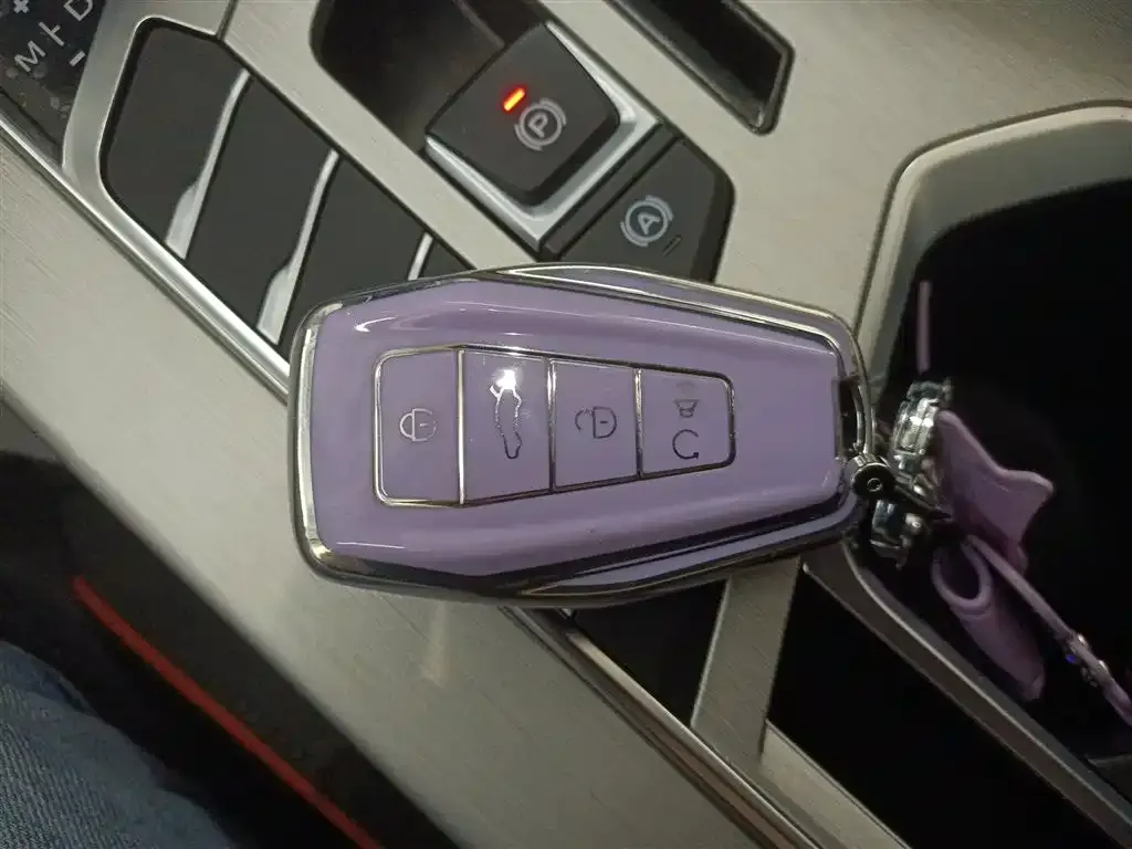 Geely Binyue 2025 из CN, фото 2