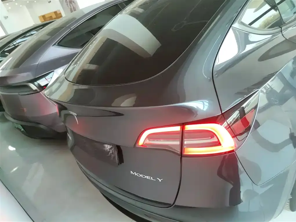 Tesla Model Y 2024 из CN, фото 3