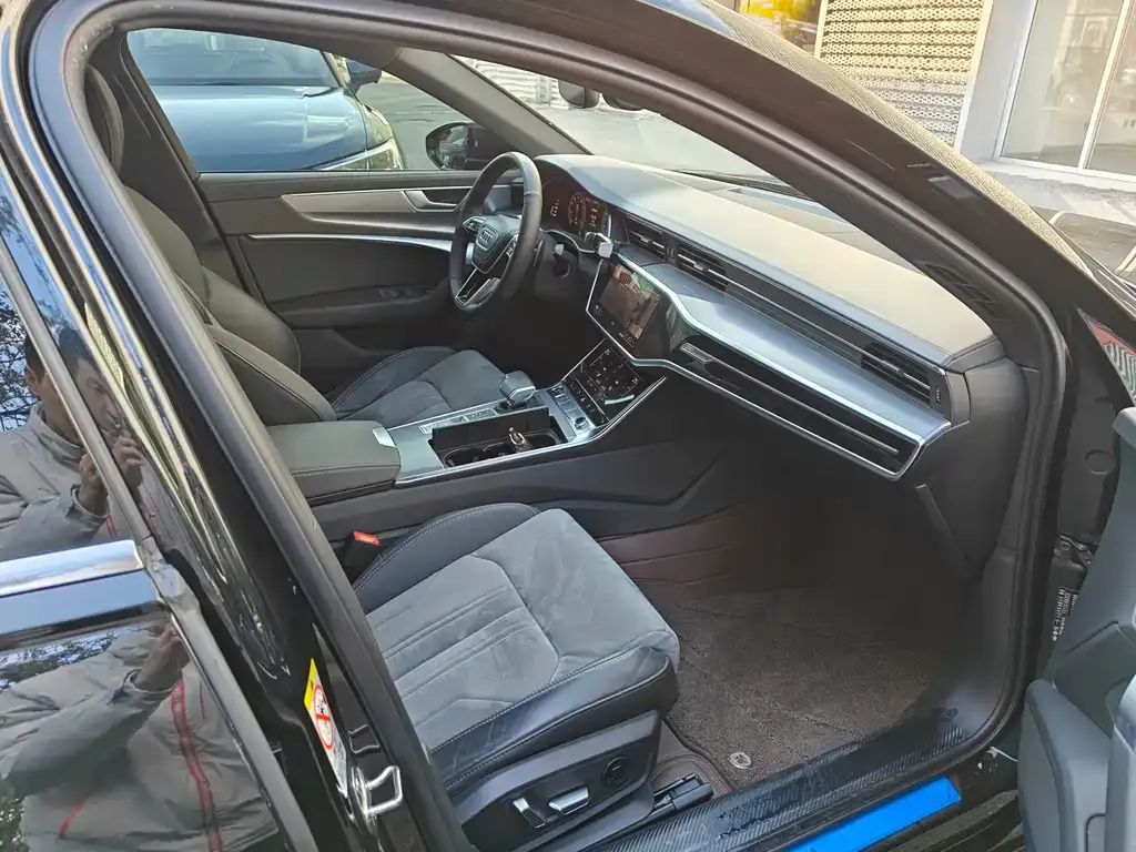 Audi A6L 2025 из CN, фото 7