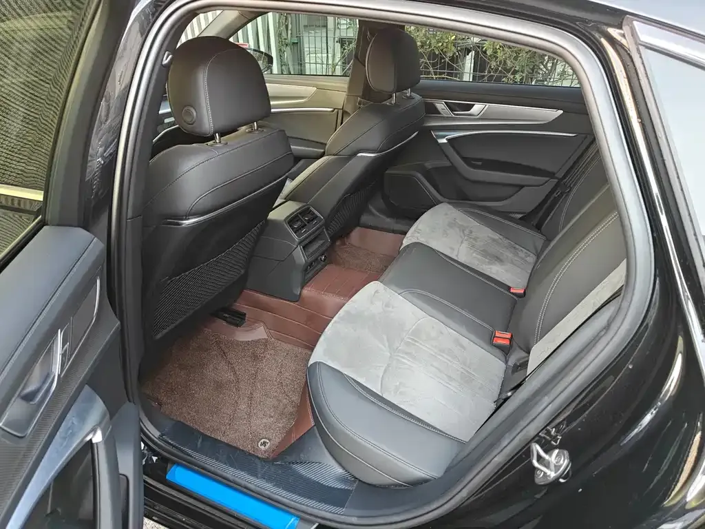Audi A6L 2025 из CN, фото 6