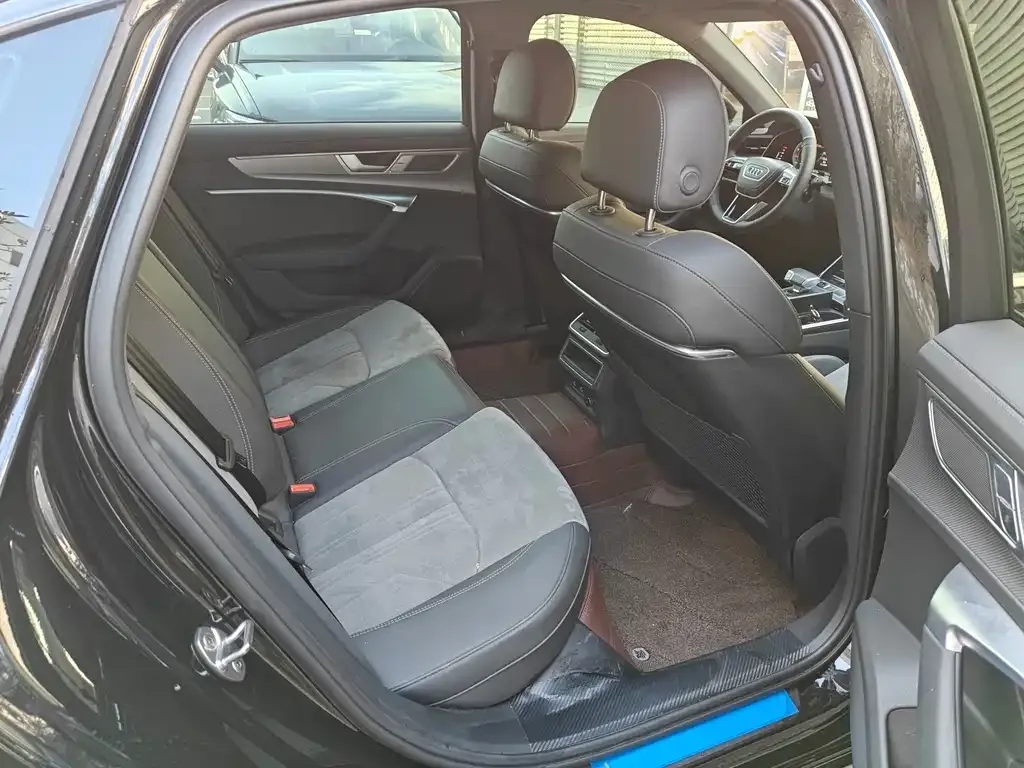 Audi A6L 2025 из CN, фото 2