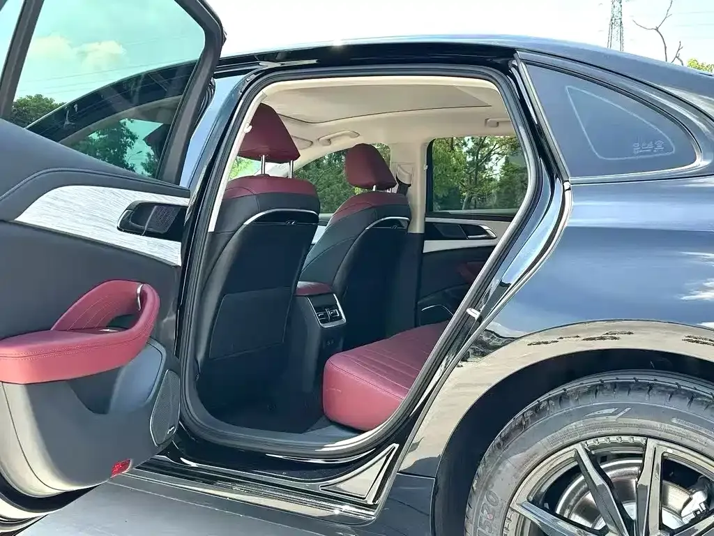 Hongqi H5 2025 из CN, фото 6