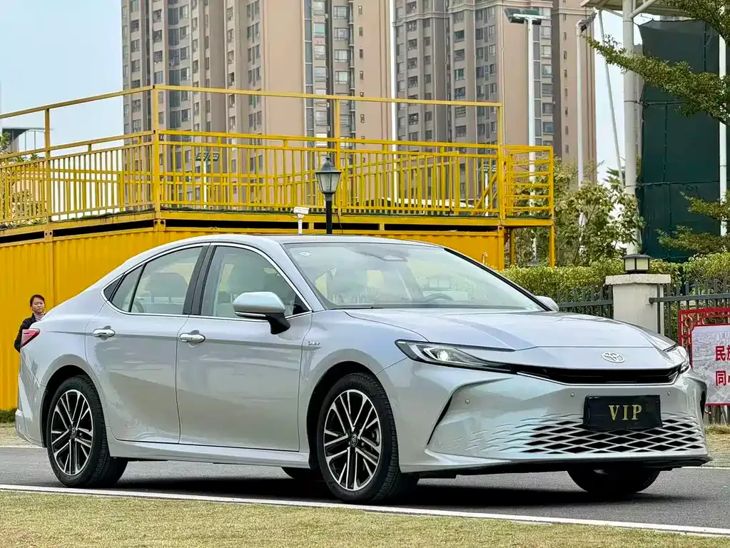 Toyota Camry 2024 из CN, фото 2