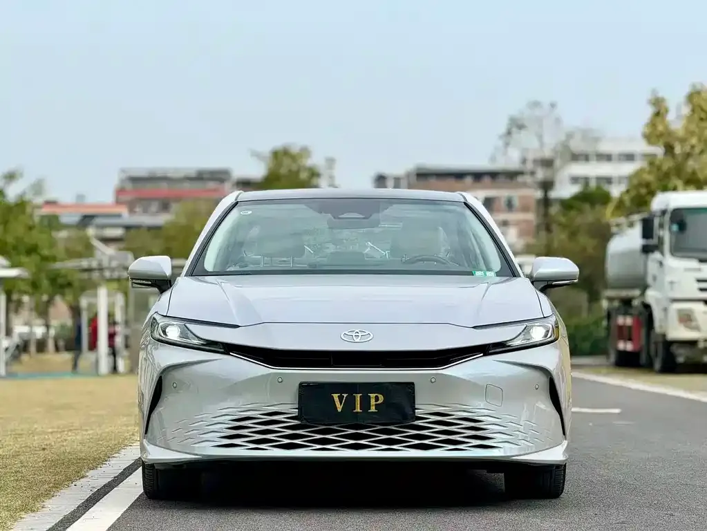 Toyota Camry 2024 из CN, фото 3
