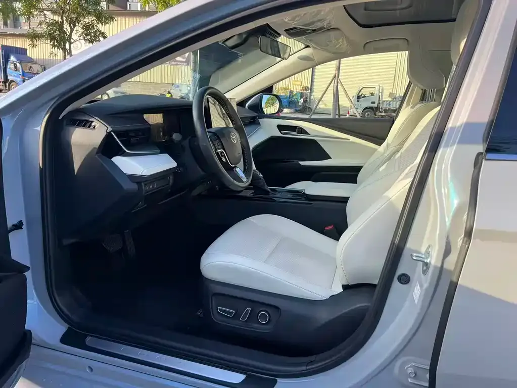 Toyota Camry 2024 из CN, фото 4