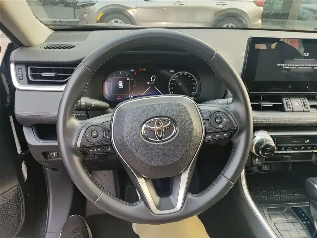 Toyota Wildlander 2023 из CN, фото 3