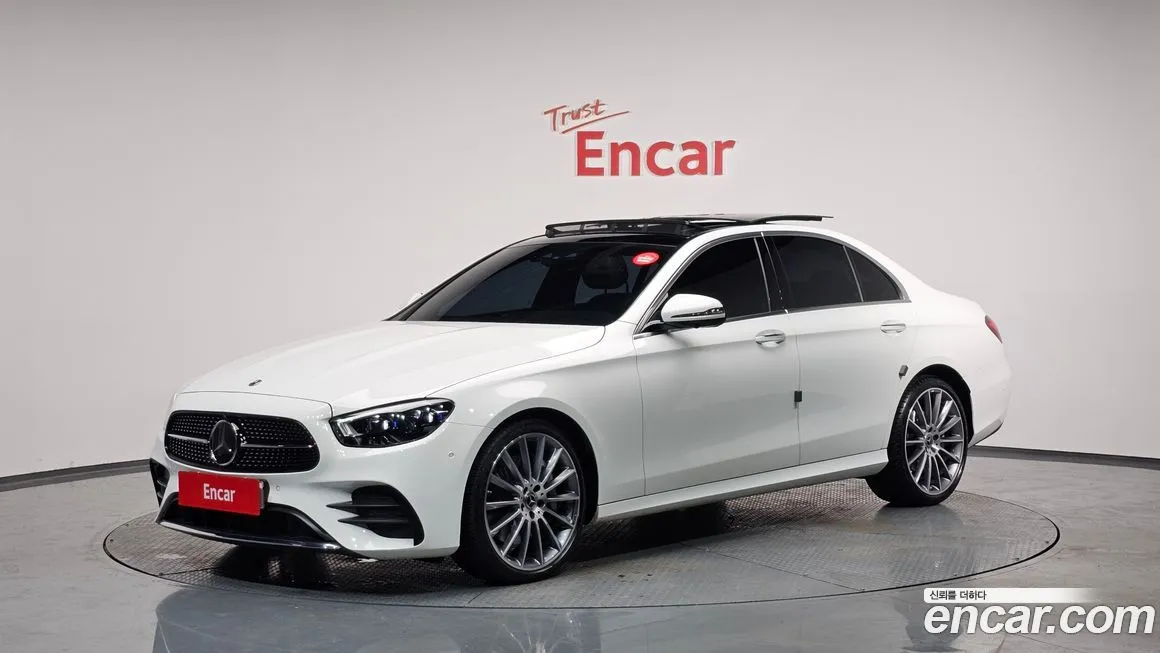 Mercedes-Benz E-Class — фото 1