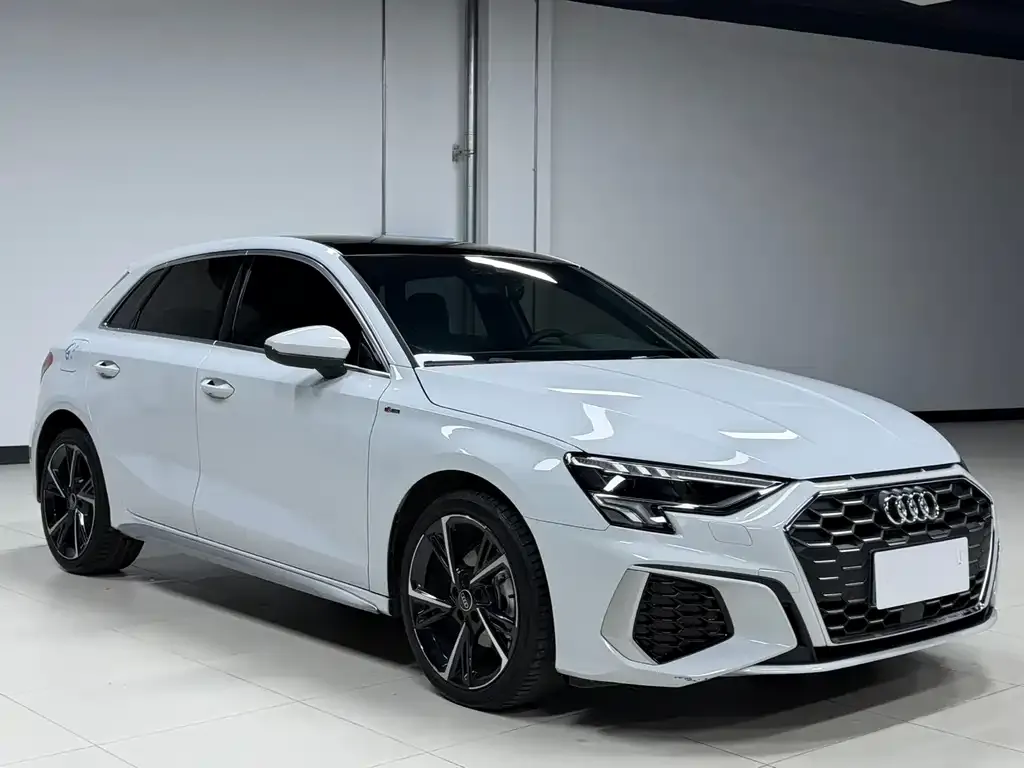 Audi A3 2023 из CN, фото 3