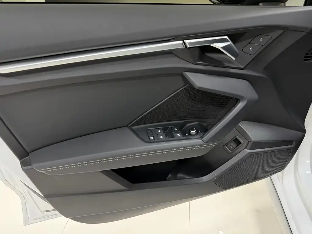 Audi A3 2023 из CN, фото 9