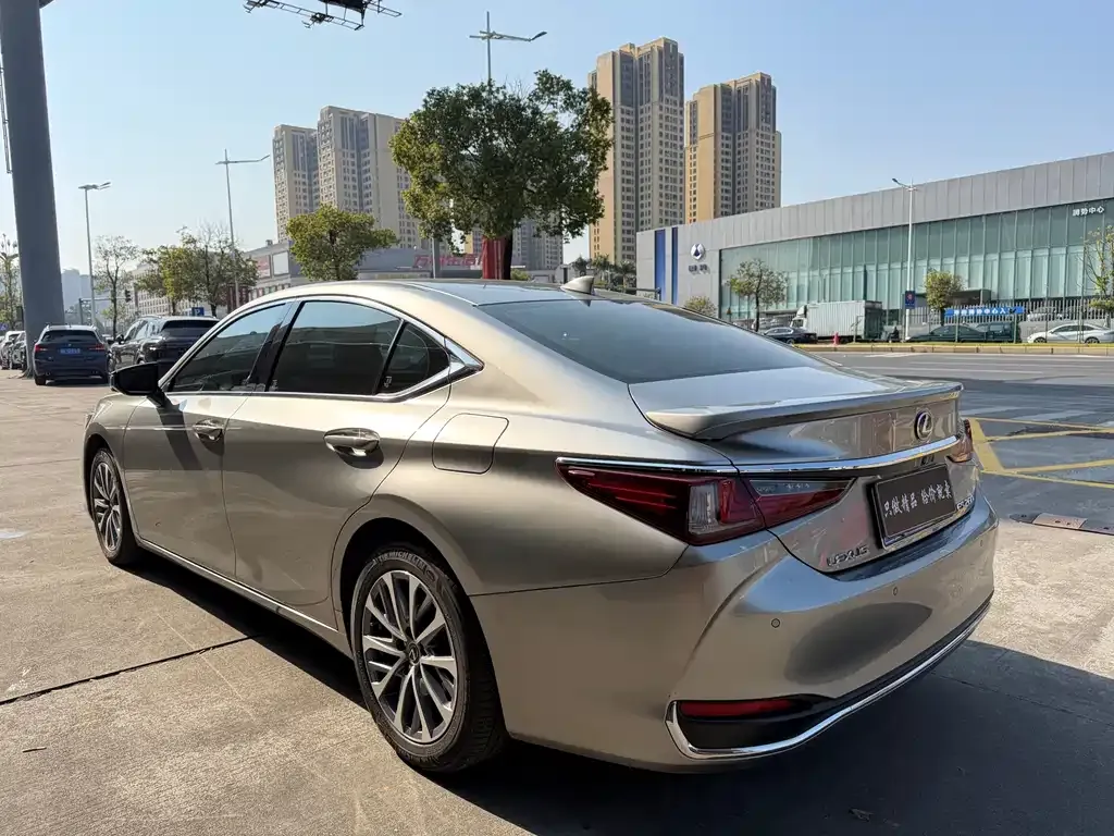 Lexus ES 2024 из CN, фото 8