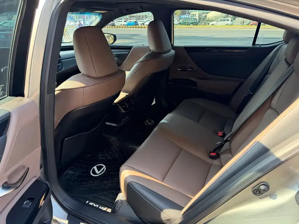 Lexus ES 2024 из CN, фото 4