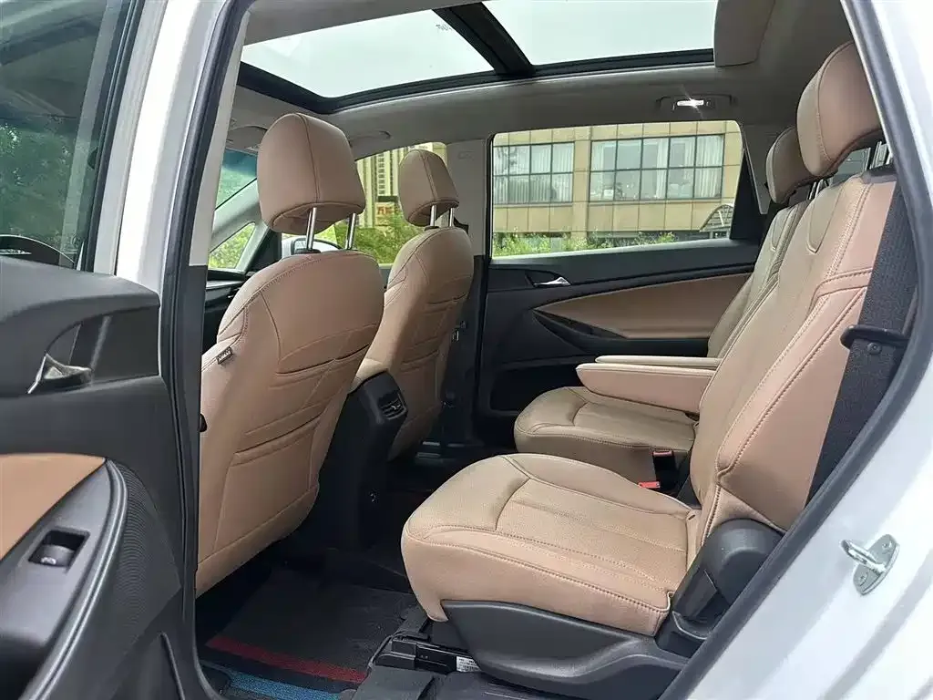 Buick GL6 2023 из CN, фото 10