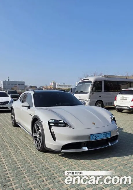 Porsche Taycan 2024 из KR, фото 2