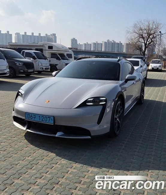Porsche Taycan 2024 из KR, фото 3