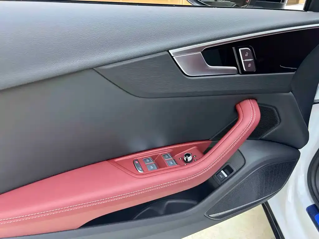Audi A4L 2025 из CN, фото 7