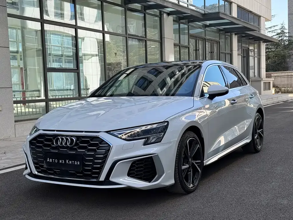 Audi A3 2023 из CN, фото 1