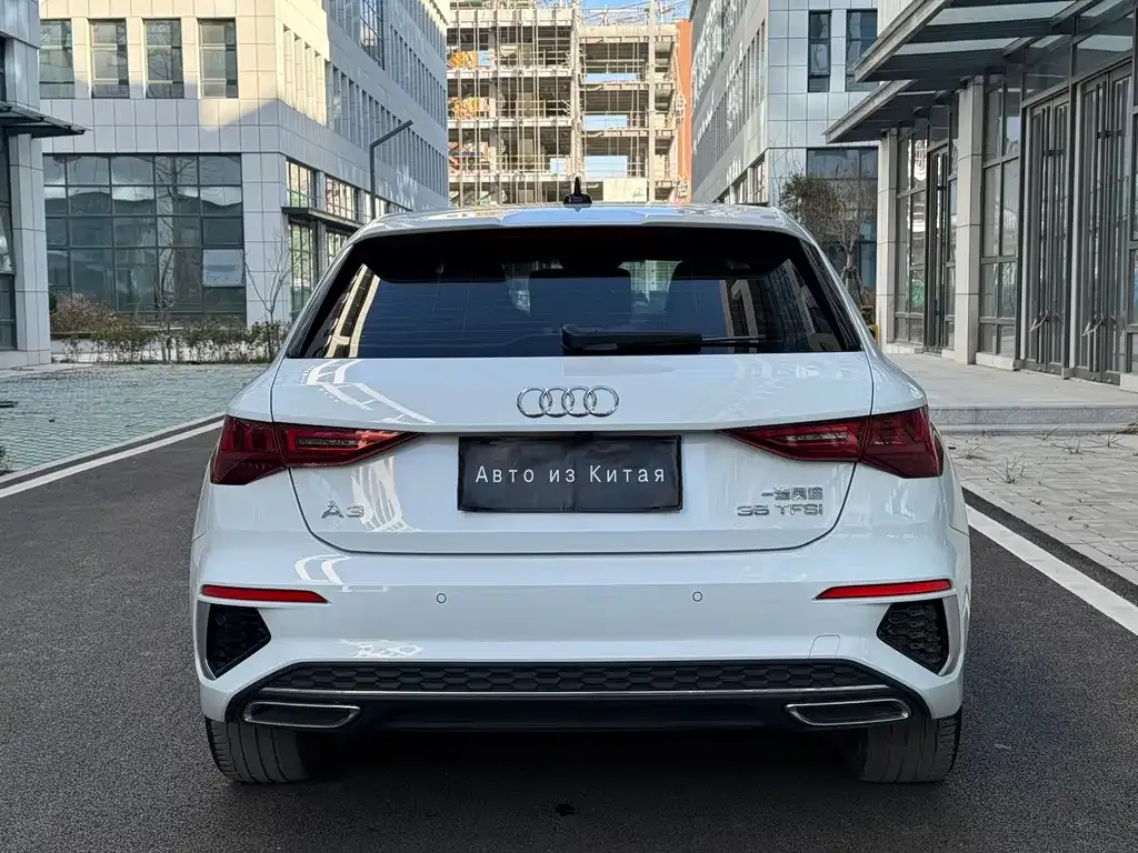 Audi A3 2023 из CN, фото 4