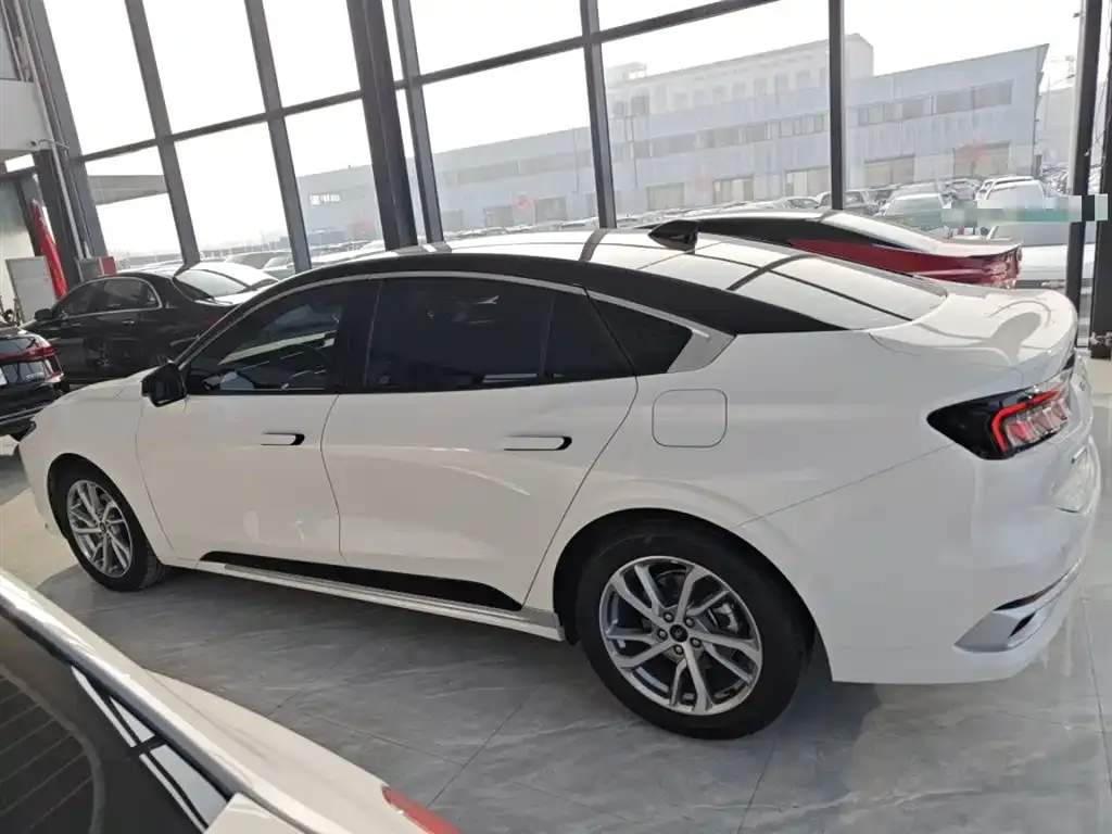 Ford Mondeo — фото 10