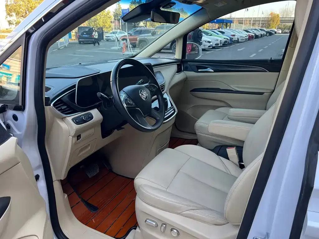 Buick GL8 2023 из CN, фото 3