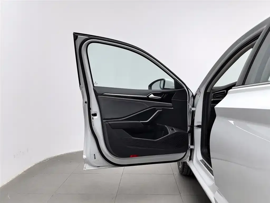 Volkswagen Sagitar 2022 из CN, фото 5