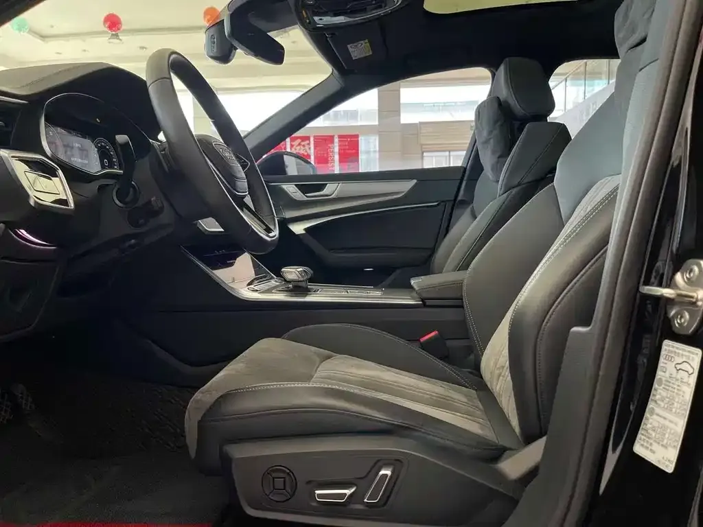 Audi A6L 2024 из CN, фото 4