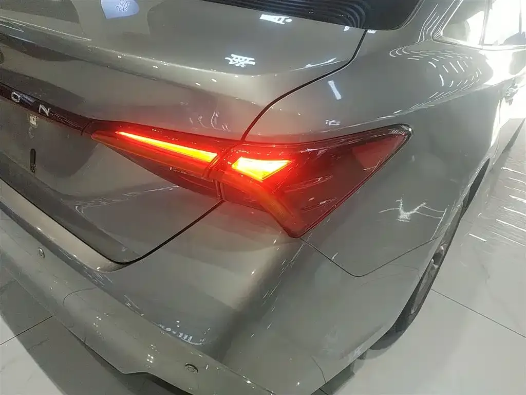 Toyota Avalon 2021 из CN, фото 8