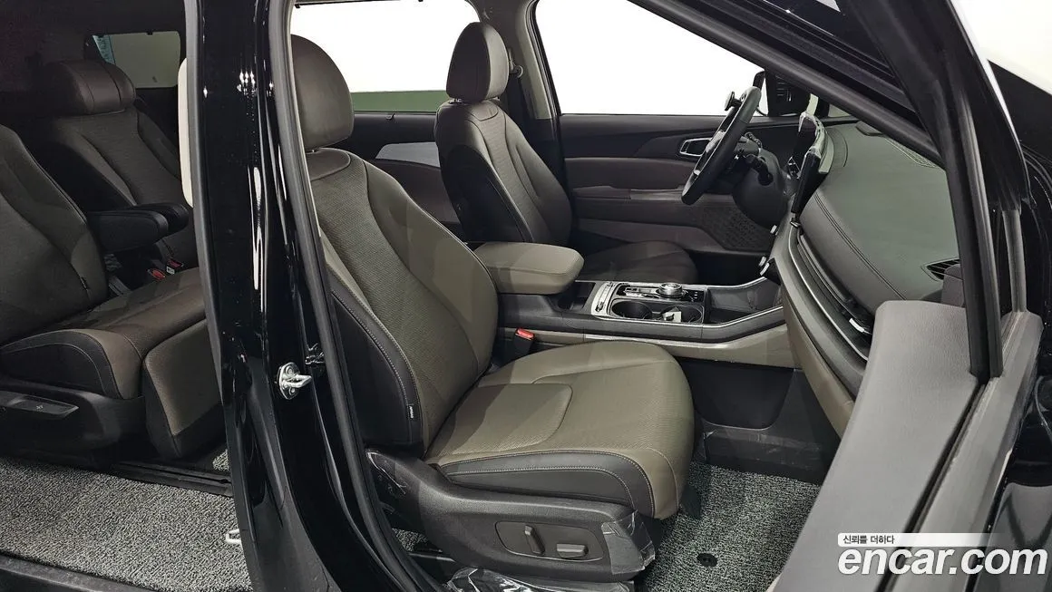 Kia Carnival — фото 10