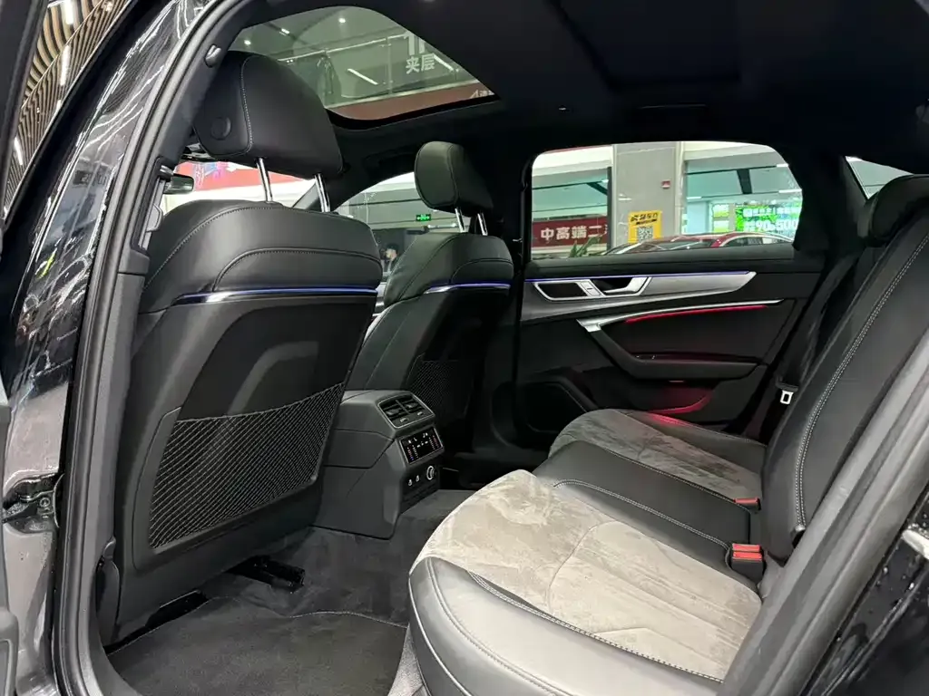 Audi A6L 2023 из CN, фото 2