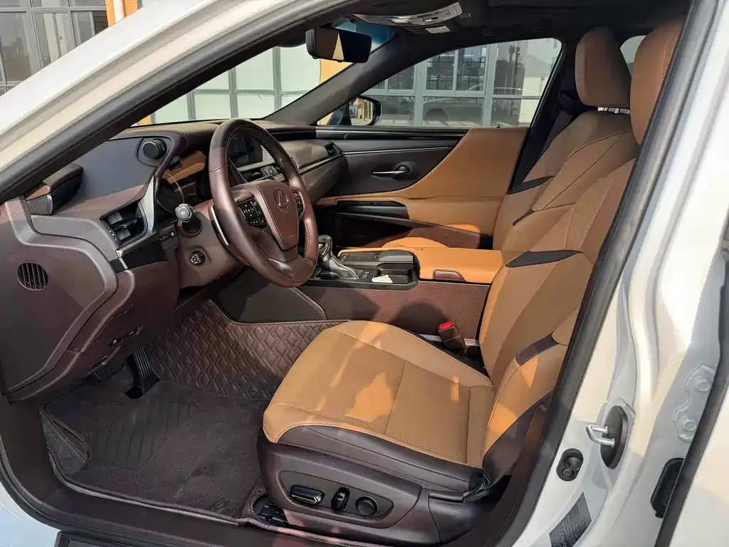Lexus ES 2021 из CN, фото 8