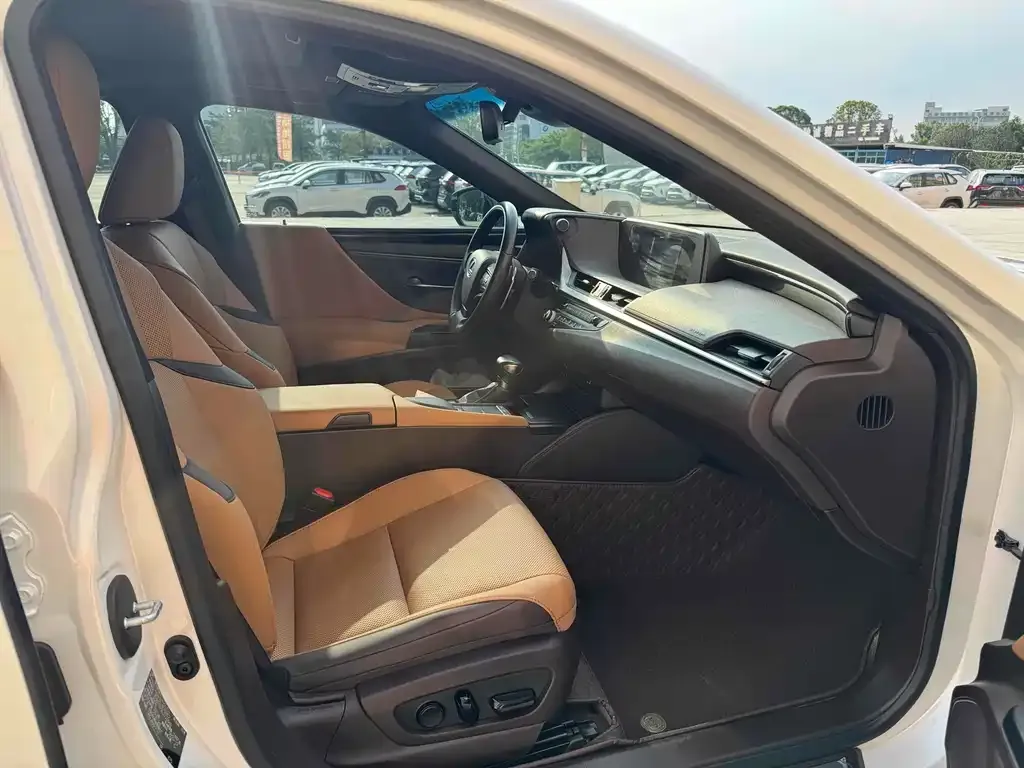 Lexus ES 2021 из CN, фото 4