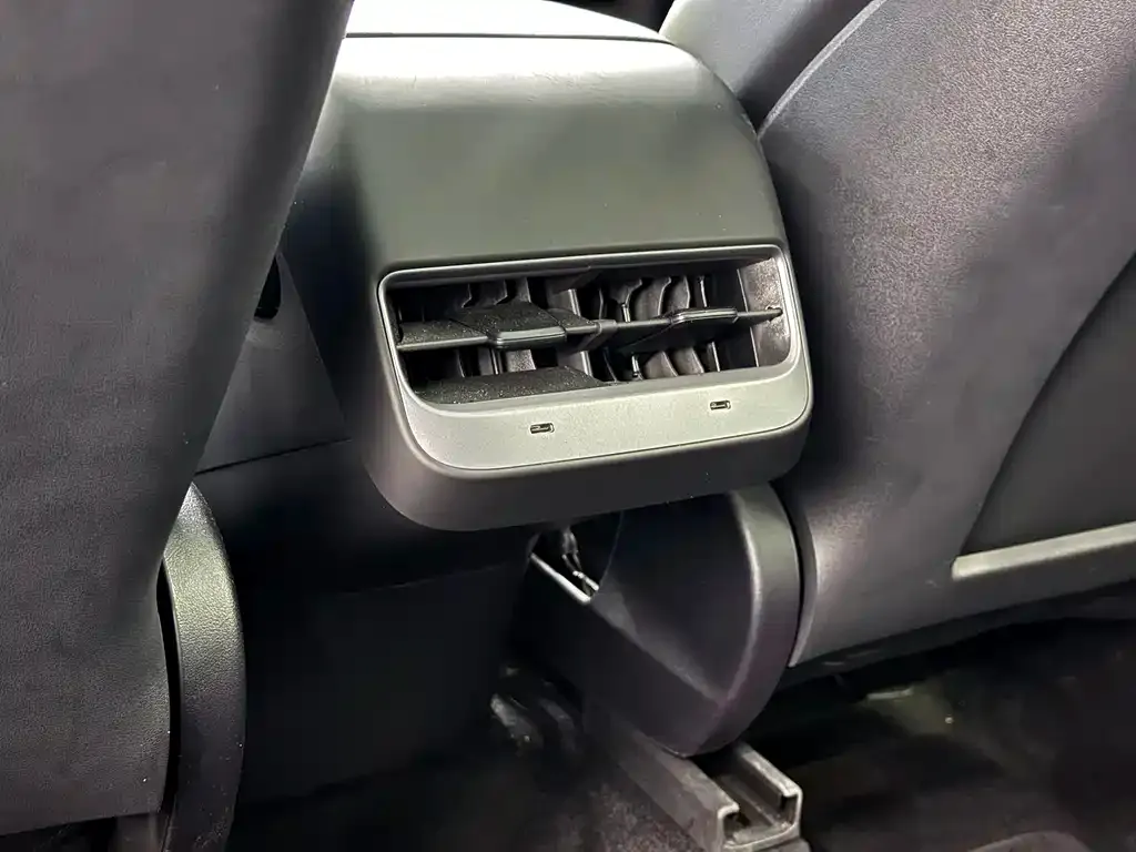 Tesla Model Y 2024 из CN, фото 6