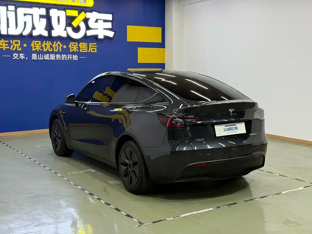 Tesla Model Y 2024 из CN, фото 4
